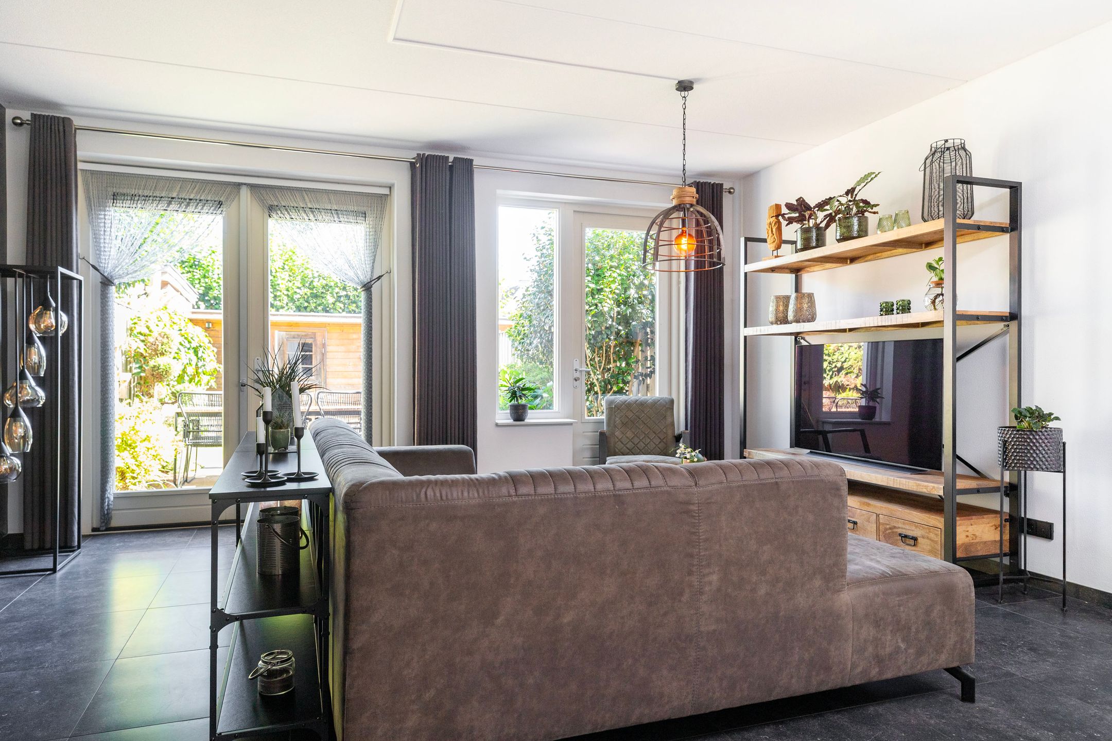 Foto 12 van Bijenkorf 69