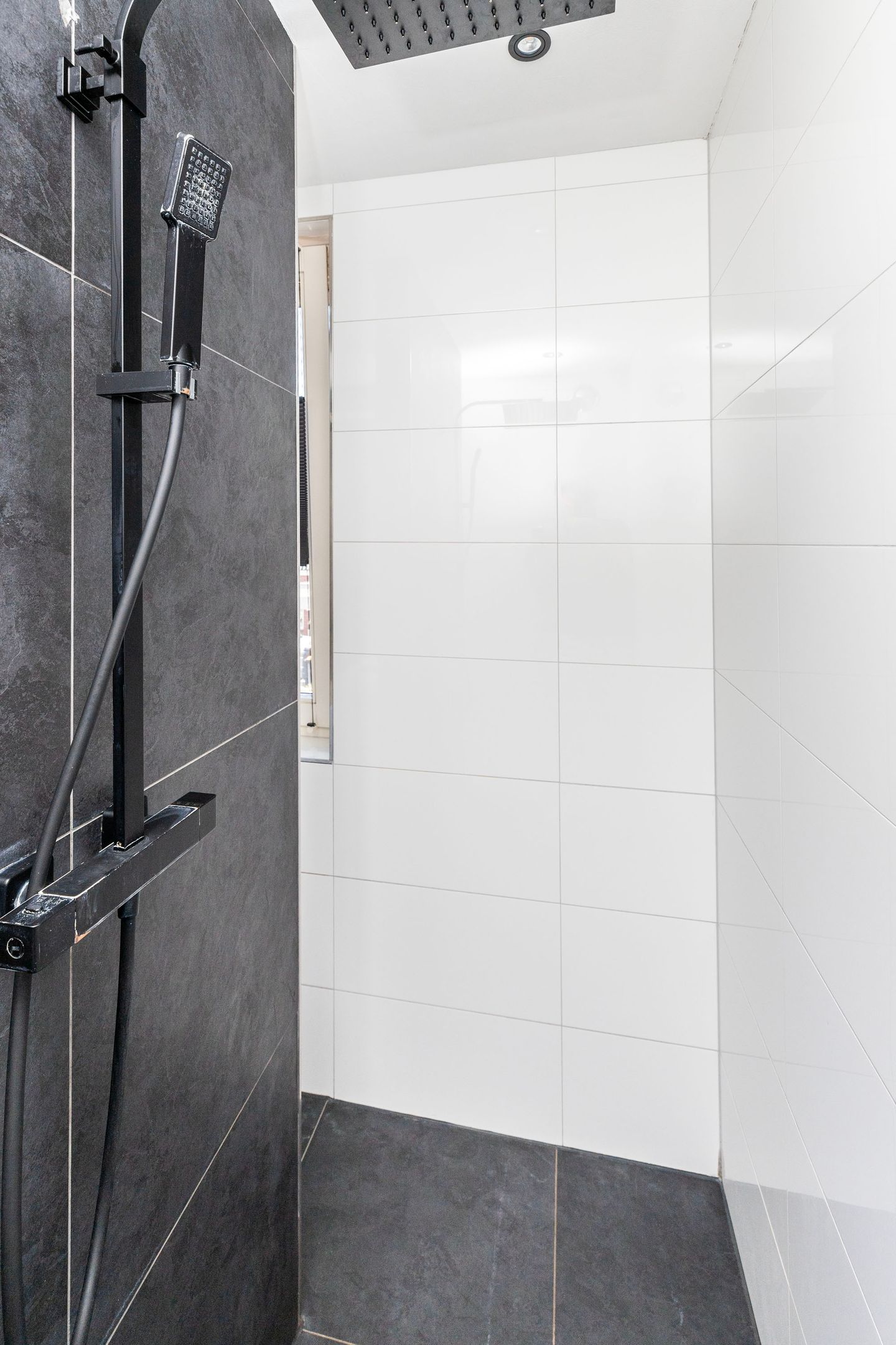 Foto 19 van Bijenkorf 69