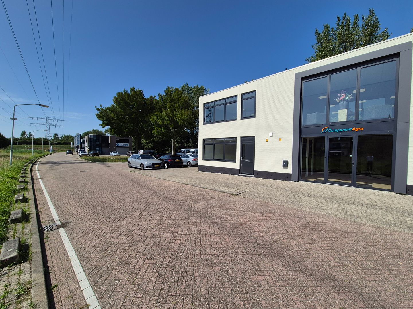 Bekijk foto 2 van De Biezen 30