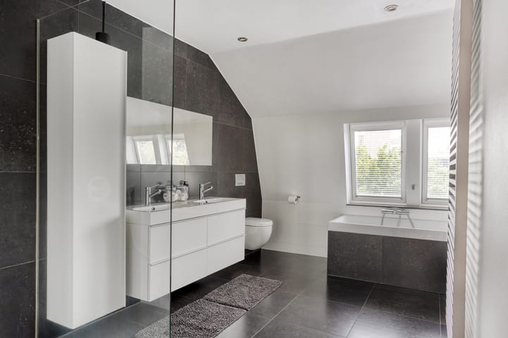 Foto 26 van Louis Loyensstraat 12-A