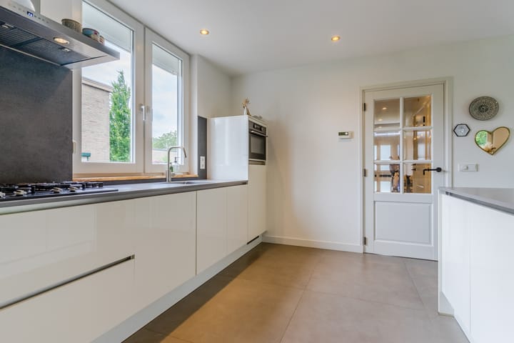 Photo 21 of Mgr Schravenlaan 10