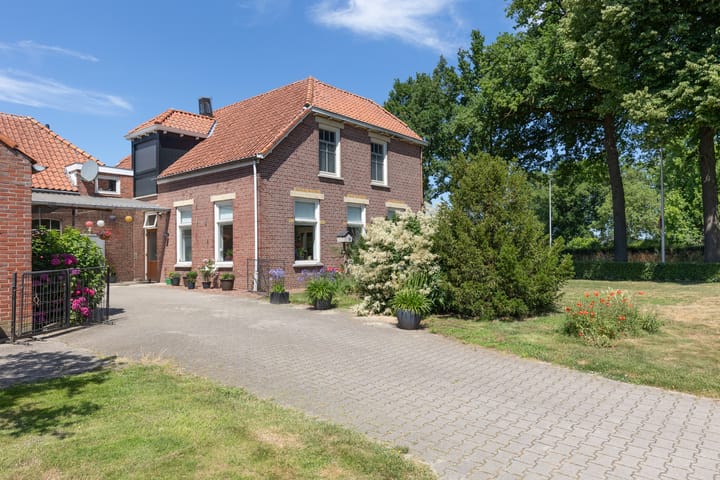 Photo 3 of Misterweg 207