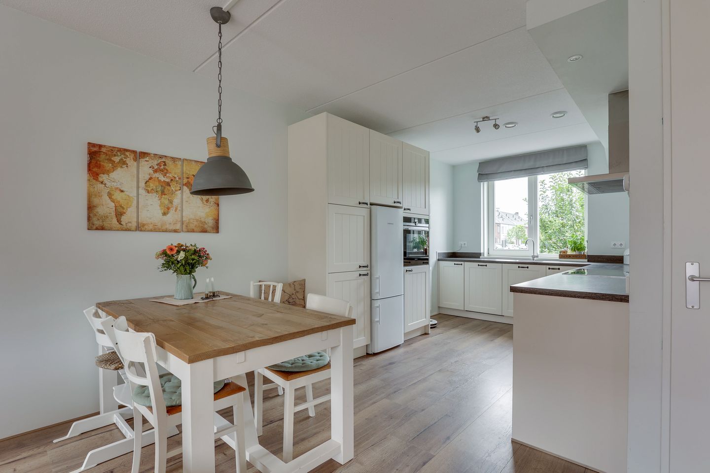 Photo 25 of Catharina van Beekstraat 14