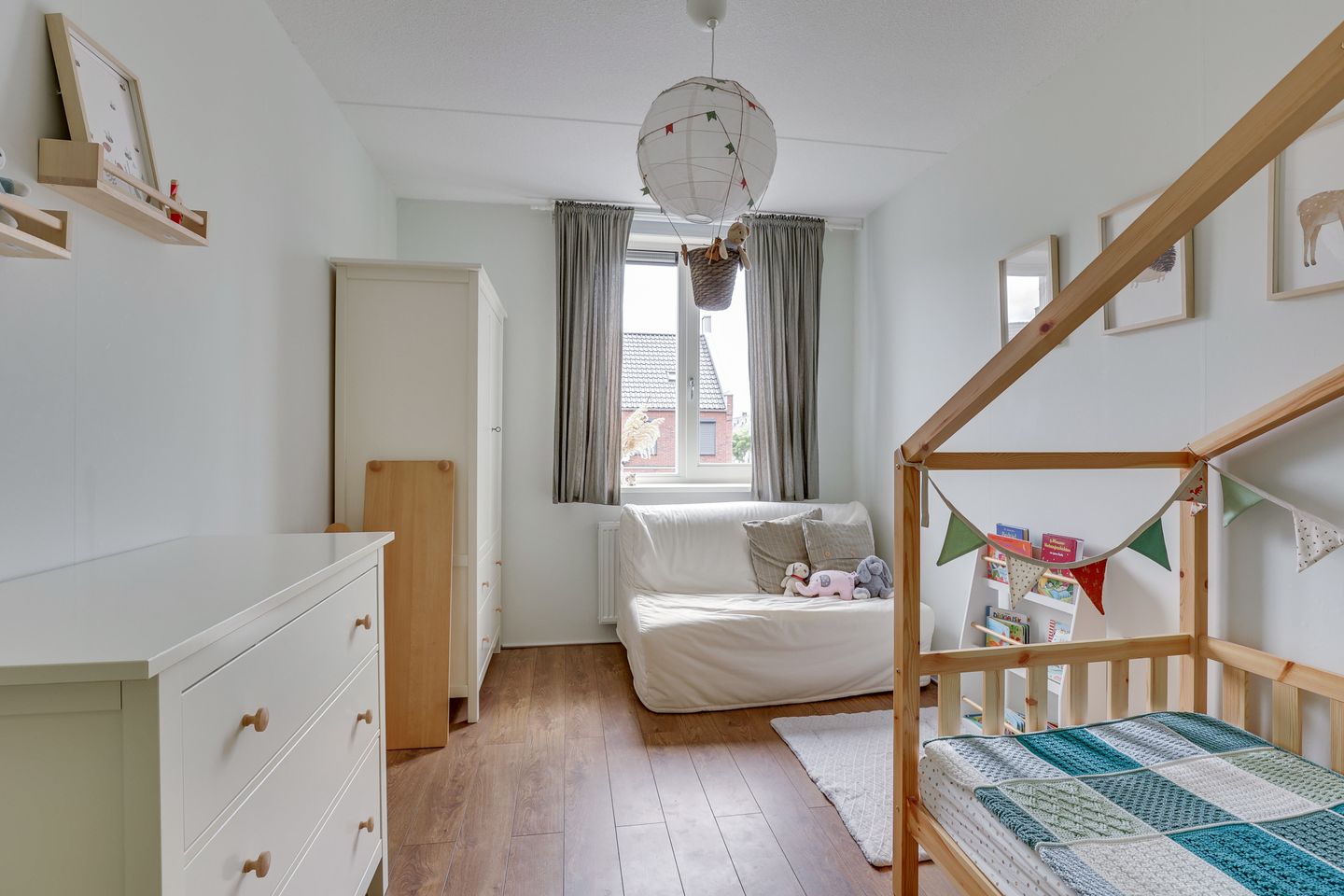 Photo 40 of Catharina van Beekstraat 14