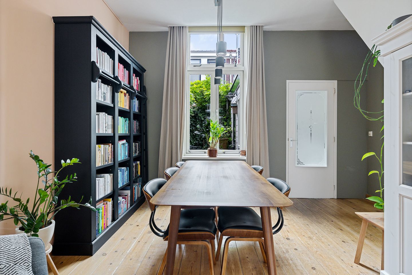 Foto 5 van Riouwstraat 11