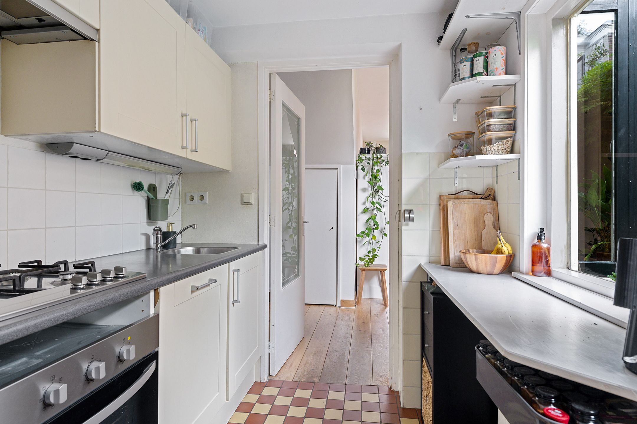 Foto 12 van Riouwstraat 11