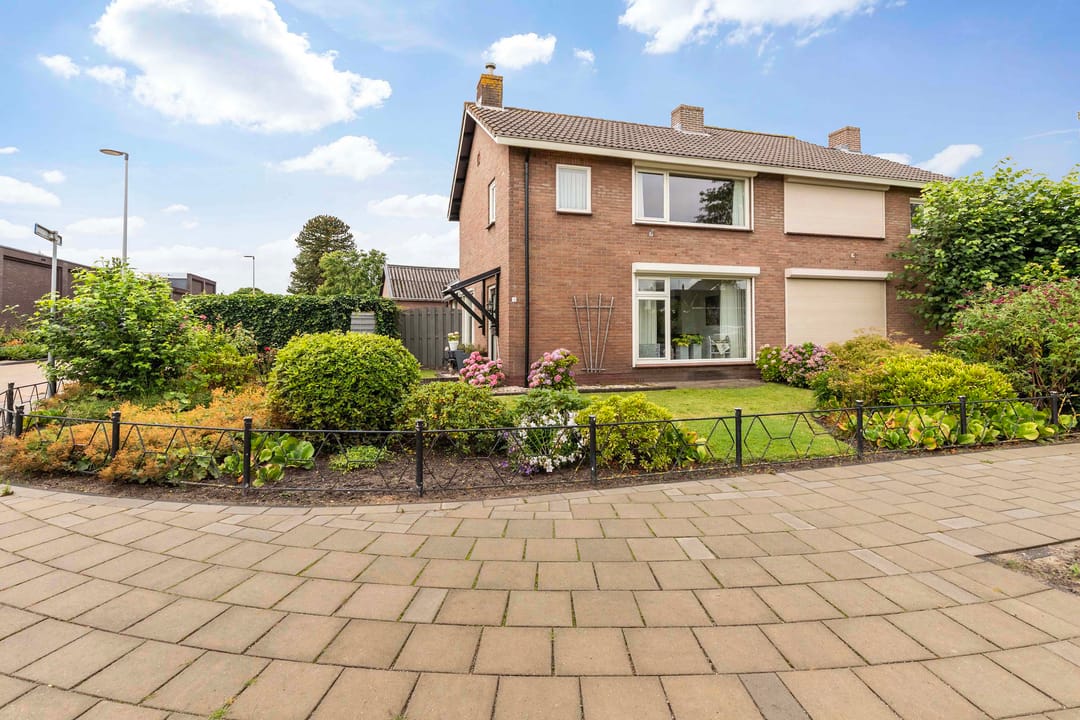 Photo 32 of Clematisstraat 4