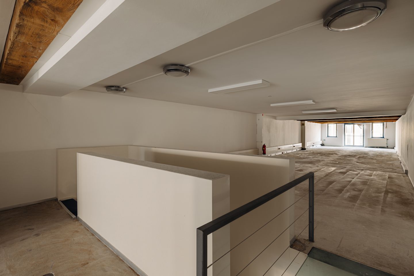 View photo 1 of Entrepotdok 27-A