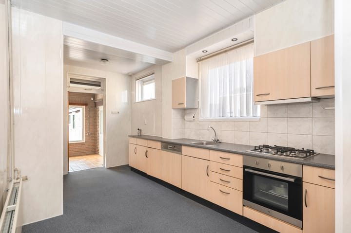 Foto 3 van Burg. Schmitzstraat 9