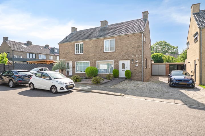 Foto 5 van Burg. Schmitzstraat 9