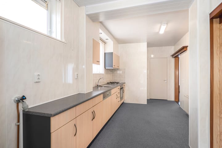 Foto 12 van Burg. Schmitzstraat 9