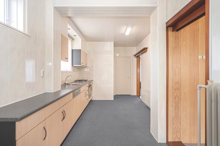 Foto 13 van Burg. Schmitzstraat 9