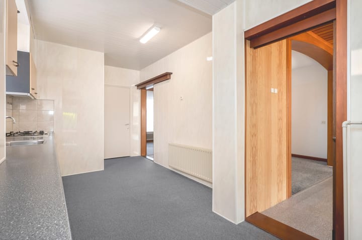 Foto 14 van Burg. Schmitzstraat 9