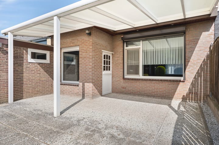 Foto 28 van Burg. Schmitzstraat 9