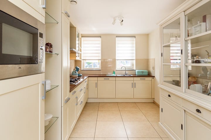 Photo 3 of Wim Sonneveldplein 33