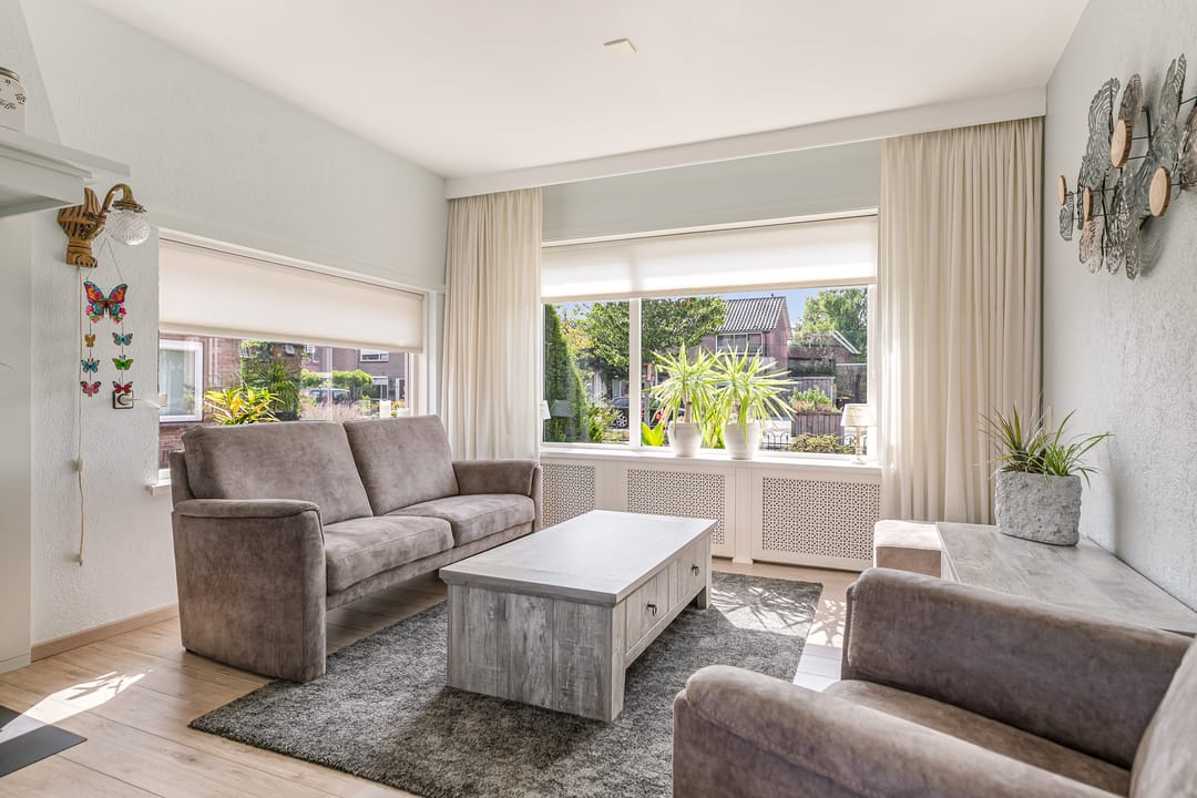 Photo 13 of Burgemeester Mensstraat 7