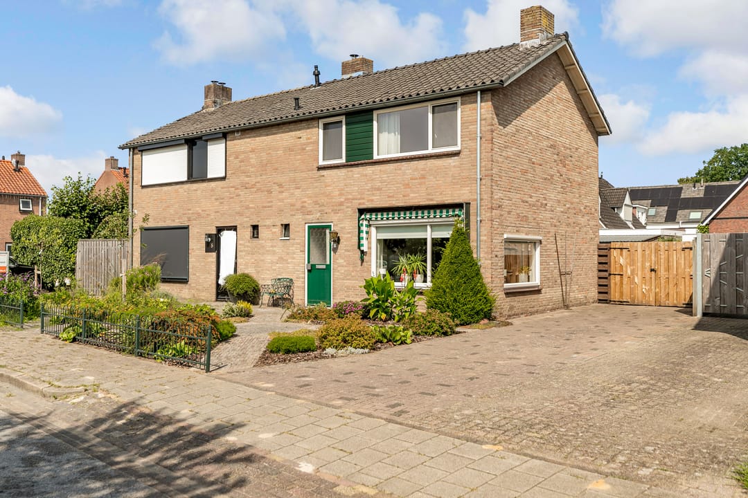 Photo 56 of Burgemeester Mensstraat 7