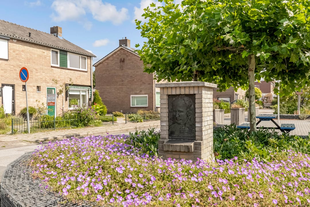 Photo 61 of Burgemeester Mensstraat 7