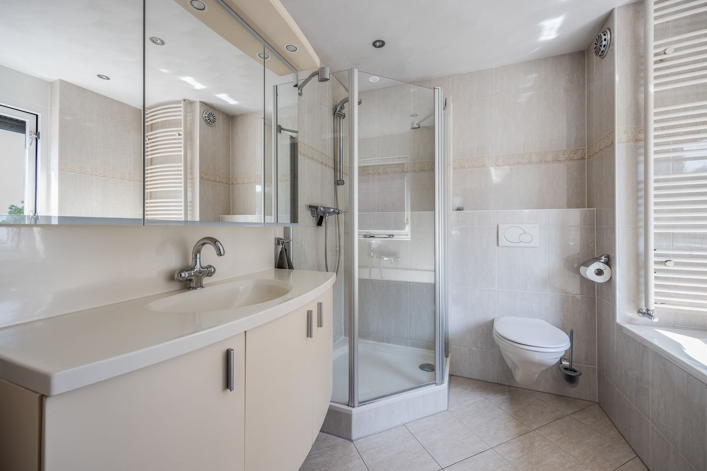 Foto 25 van Litas 12