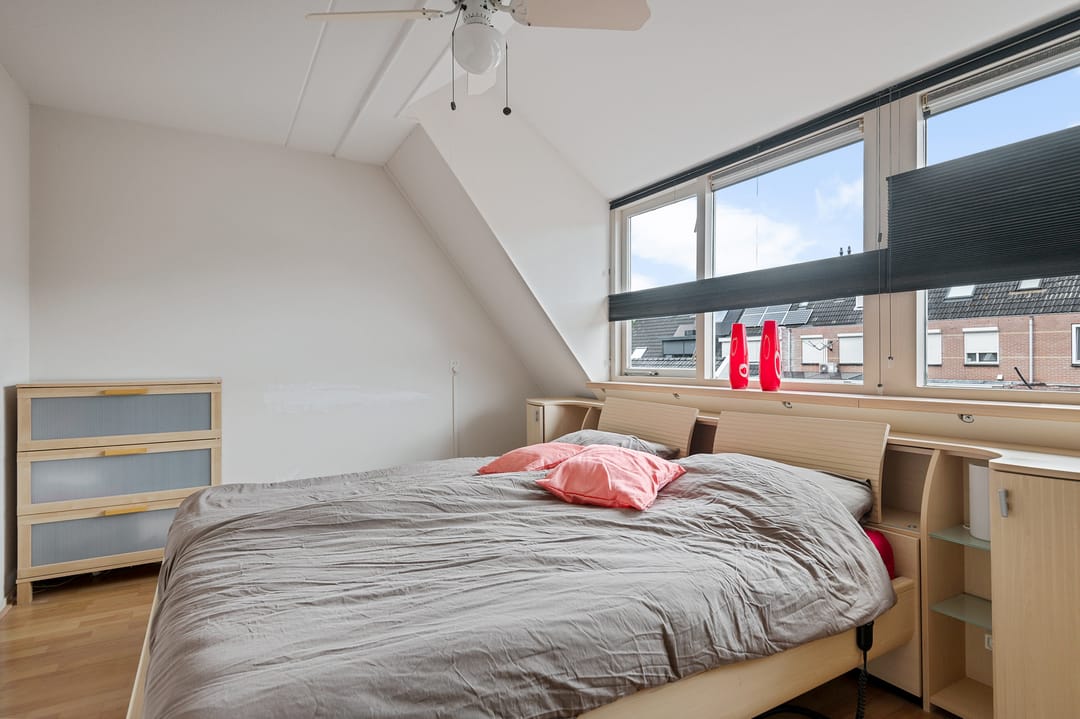 Foto 16 van Femina Mullerstraat 138