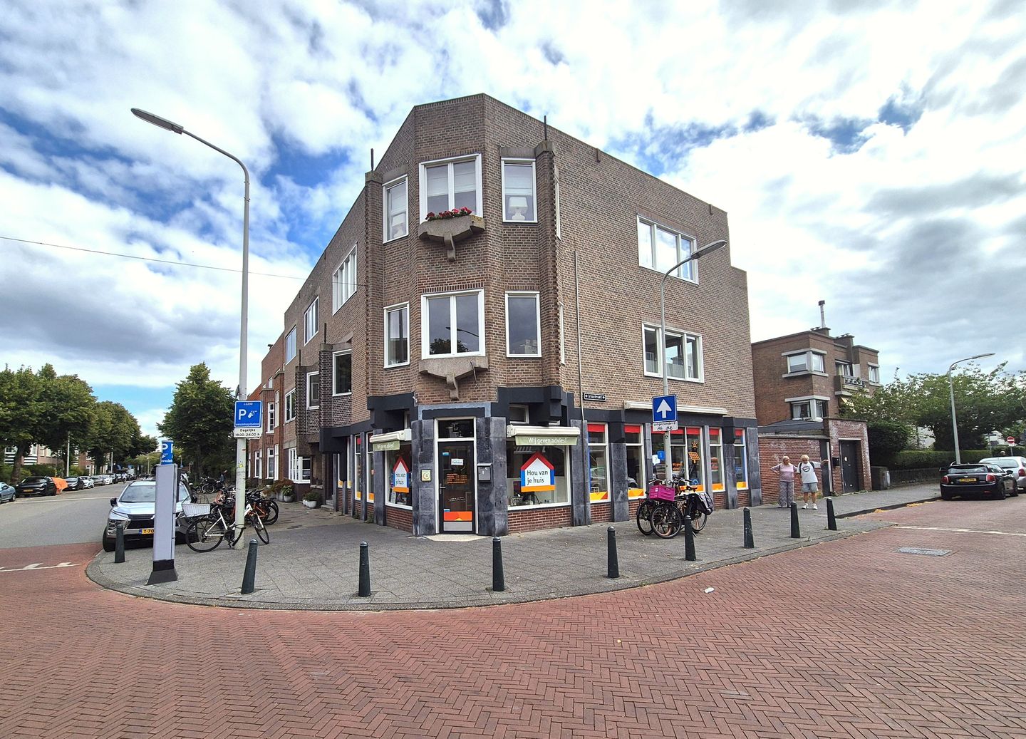 View photo 1 of Goudsbloemlaan 82
