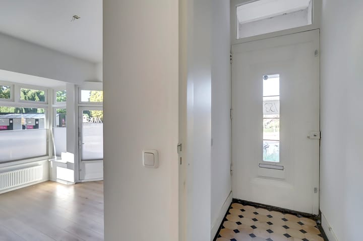 Photo 8 of Dominicanenstraat 153