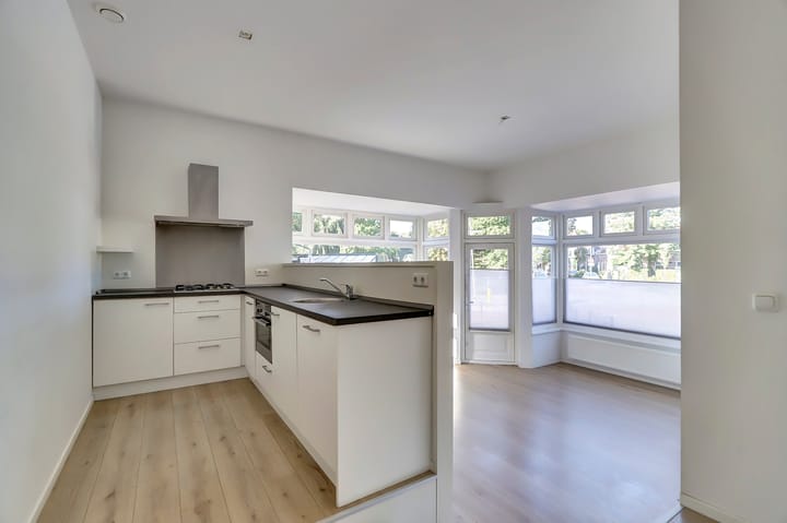 Photo 13 of Dominicanenstraat 153