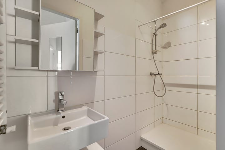 Photo 19 of Dominicanenstraat 153