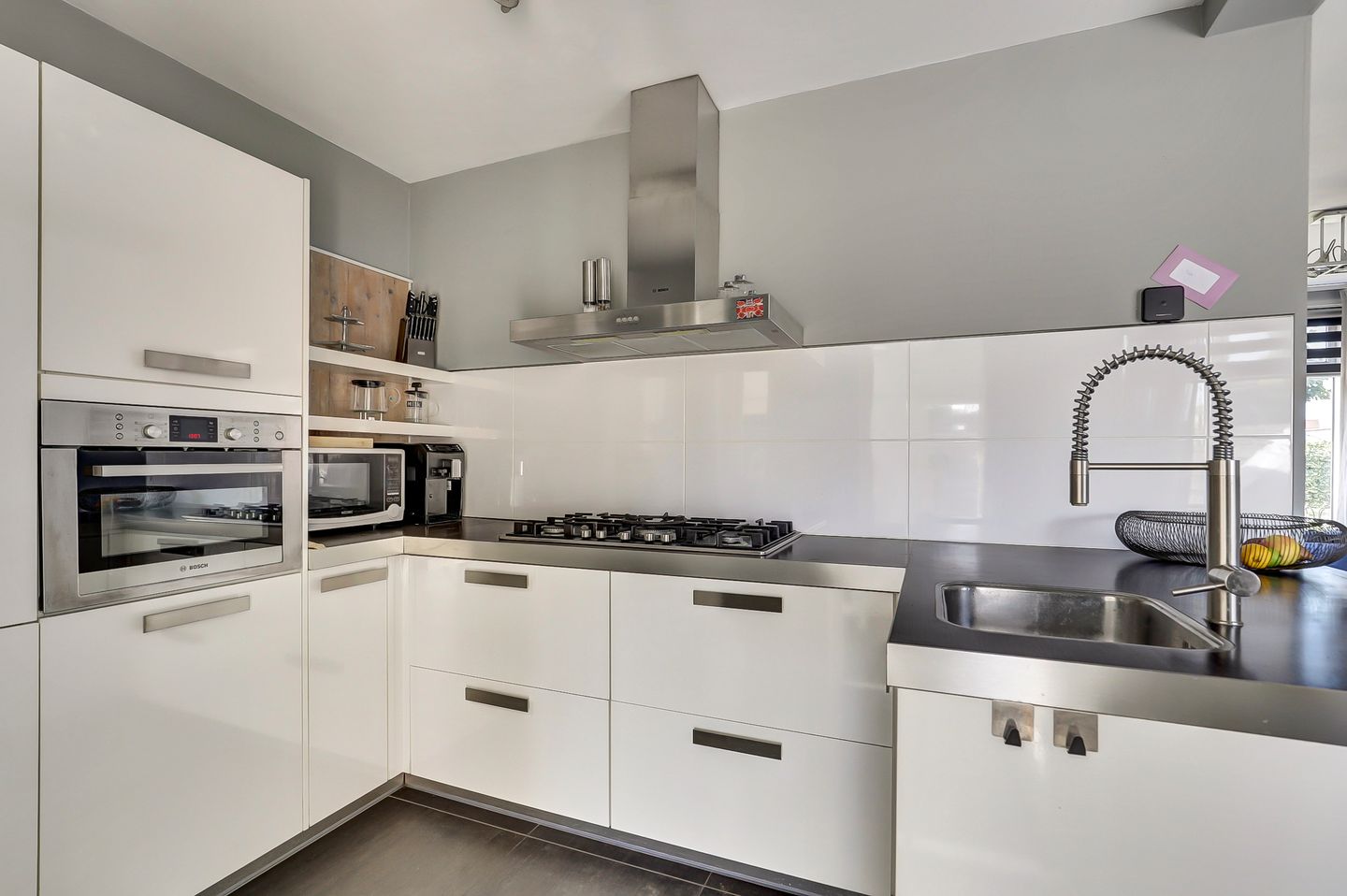 Photo 10 of Jacob Roggeveenstraat 6