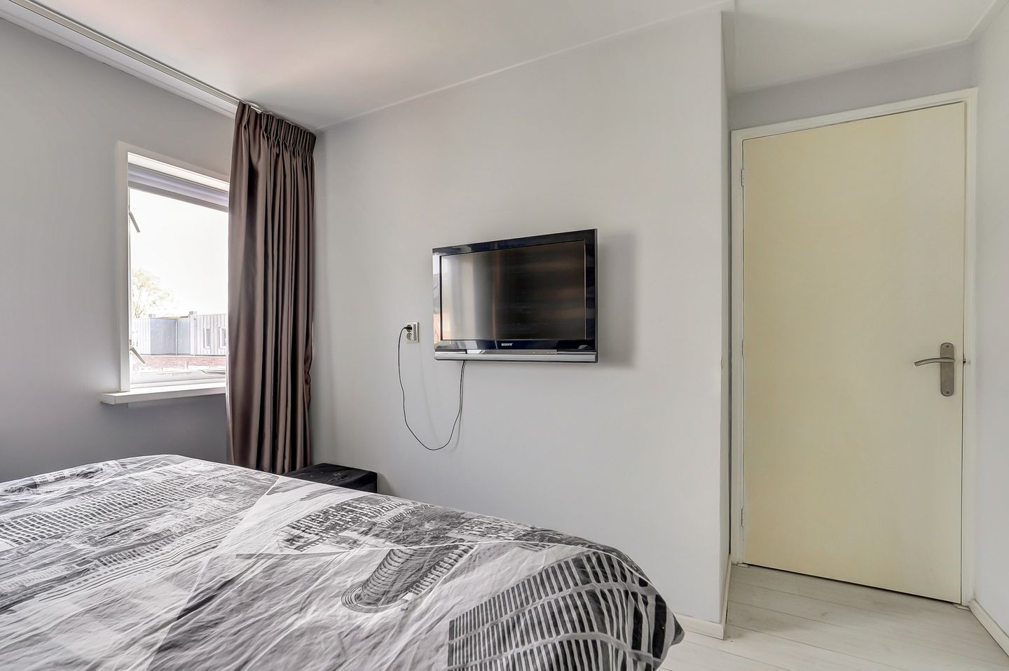 Photo 19 of Jacob Roggeveenstraat 6