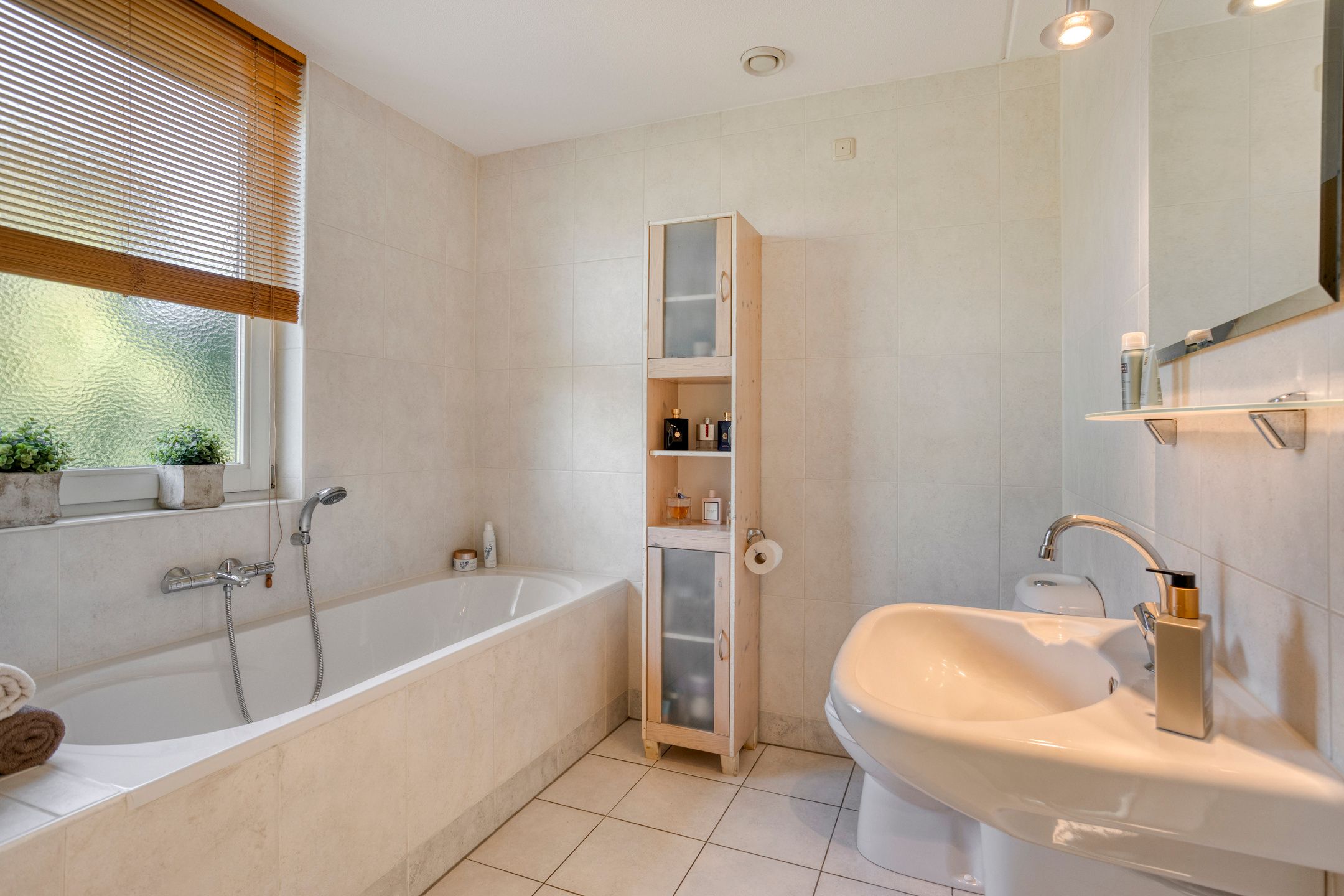 Photo 27 of Huiskenshof 11