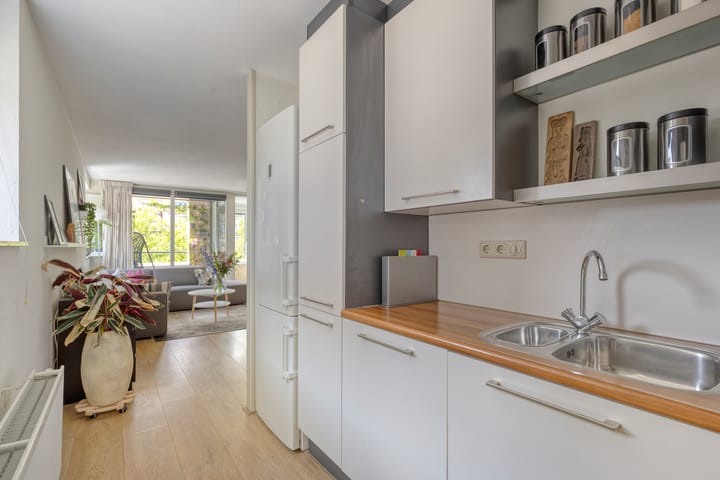 Foto 12 van Lasserstraat 156