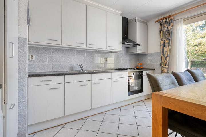 Photo 24 of de Hare 84