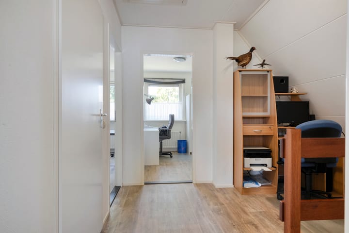 Photo 29 of de Hare 84