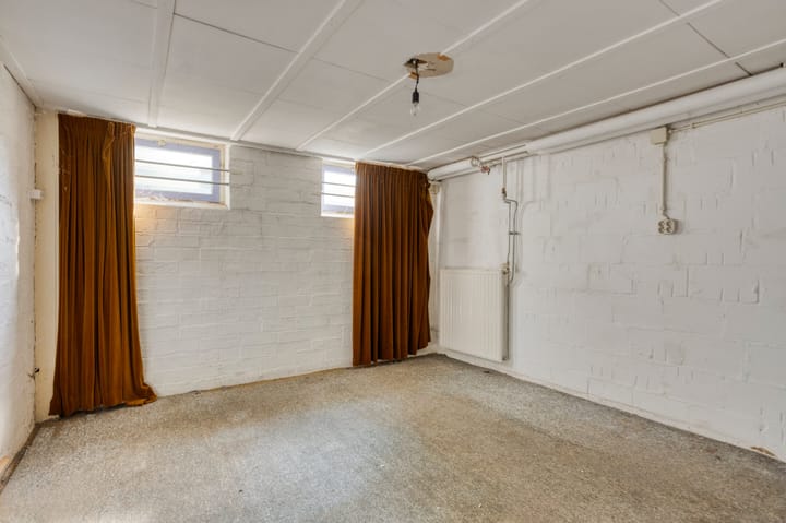 Photo 20 of Via Regia 147-B