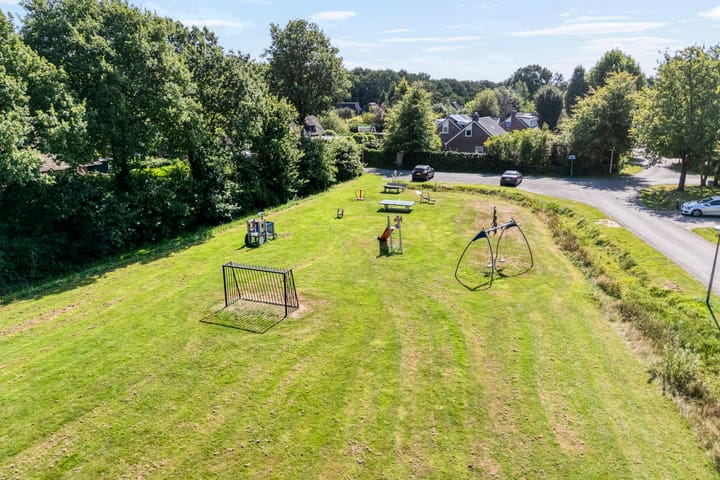 Photo 52 of de Hare 84