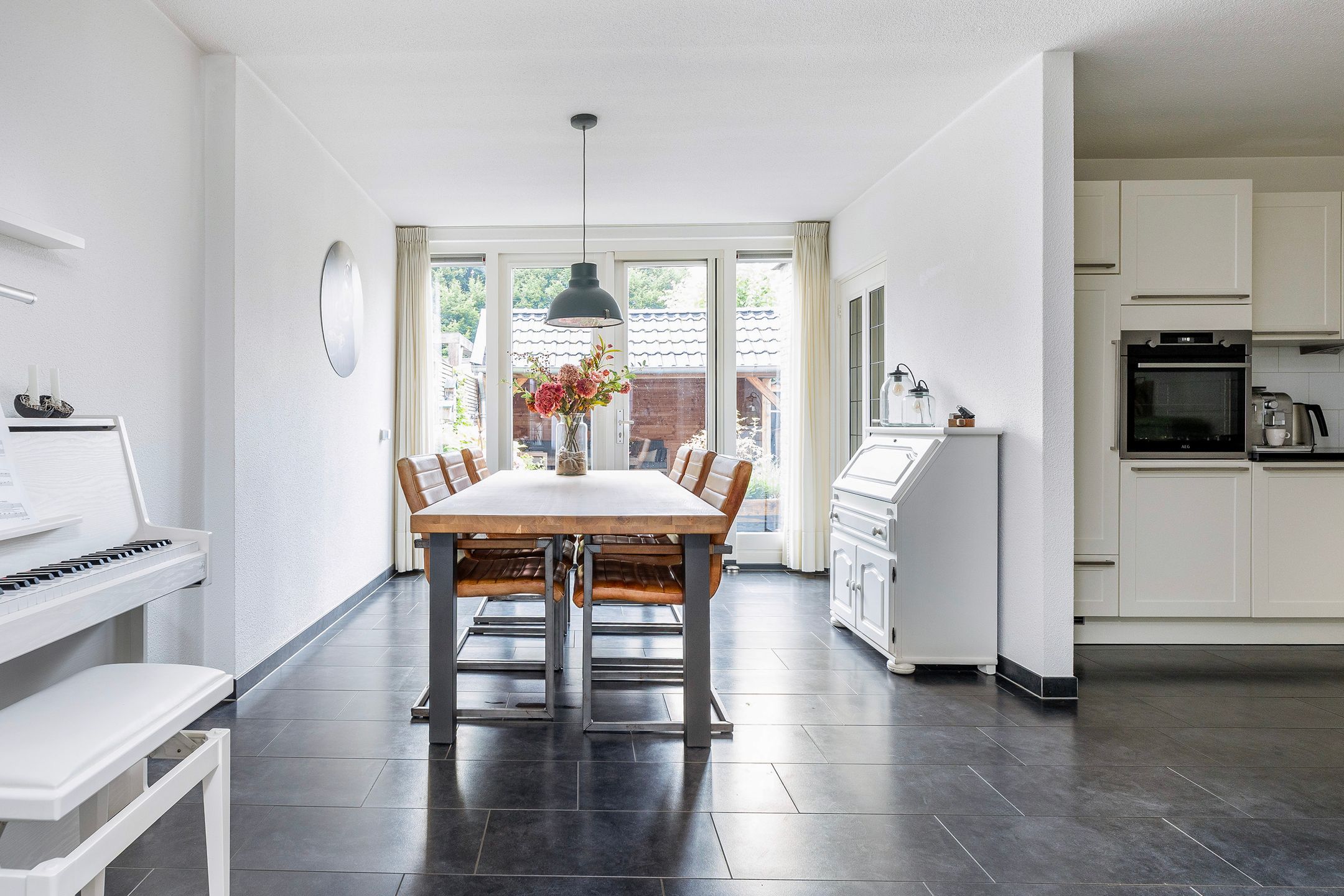 Foto 3 van van Dijksweg 28