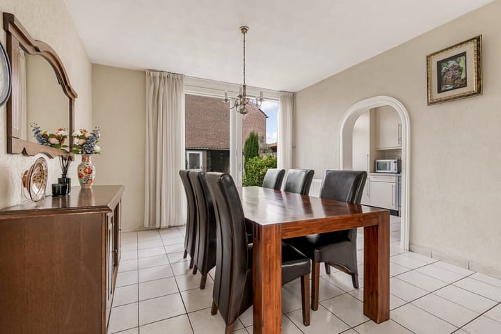 Foto 7 van Zirkoon 18