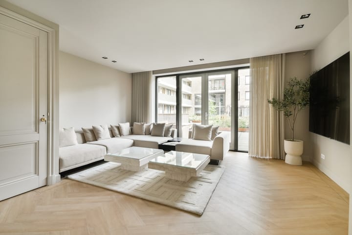 Photo 4 of Floris van Adrichemkade 6