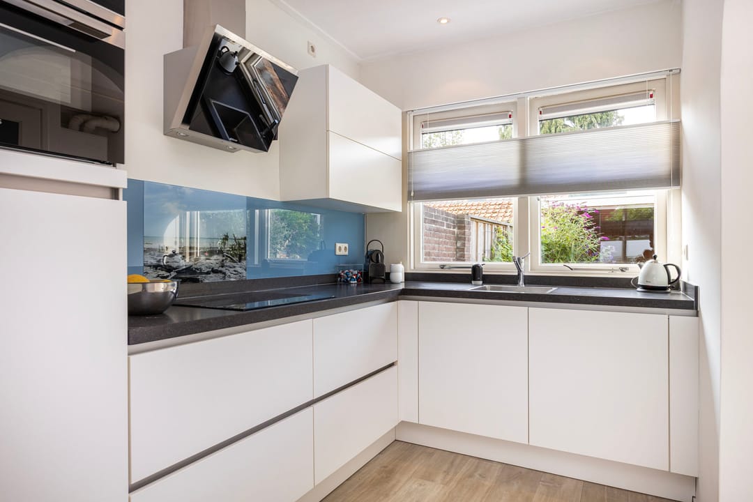 Foto 13 van Van Diemenstraat 142