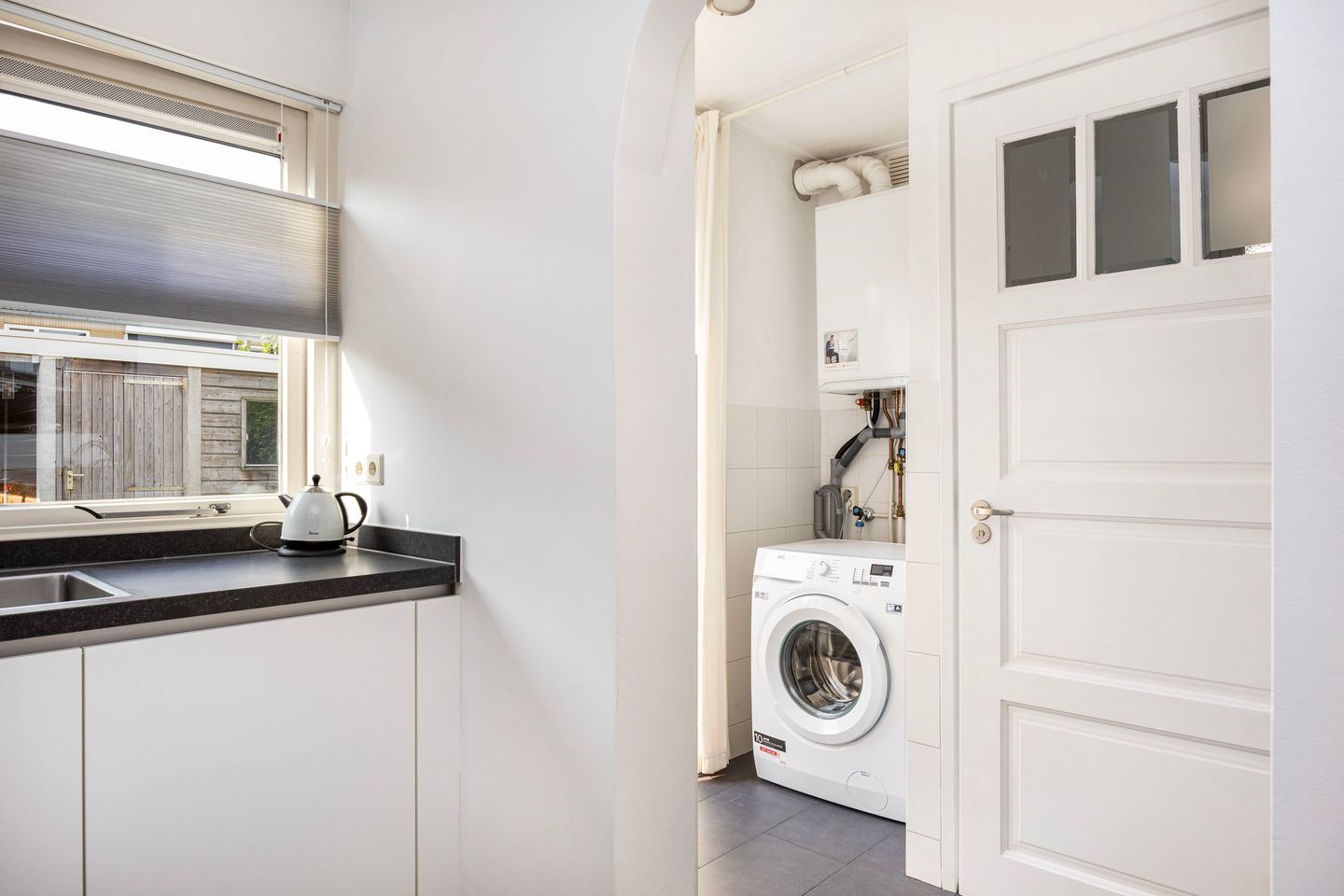 Foto 14 van Van Diemenstraat 142