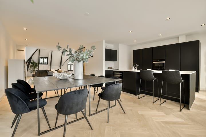 Photo 16 of Koninginneweg 37-C