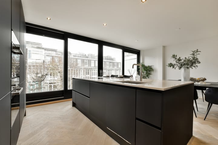 Photo 20 of Koninginneweg 37-C