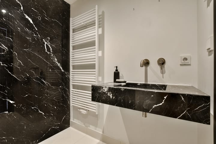 Photo 39 of Koninginneweg 37-C