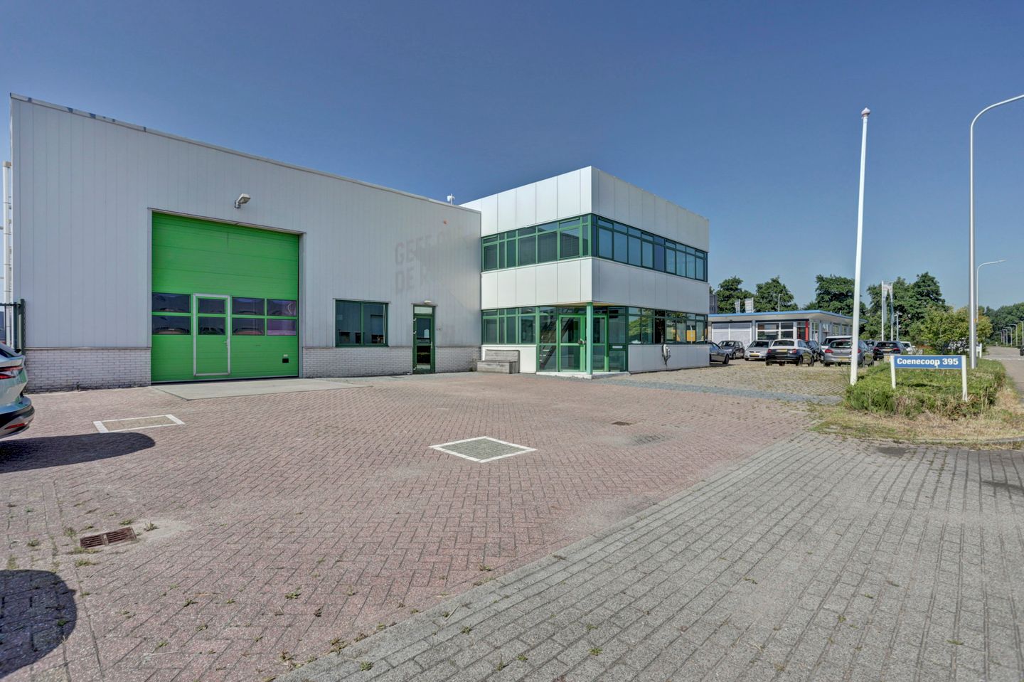 View photo 1 of Coenecoop 395