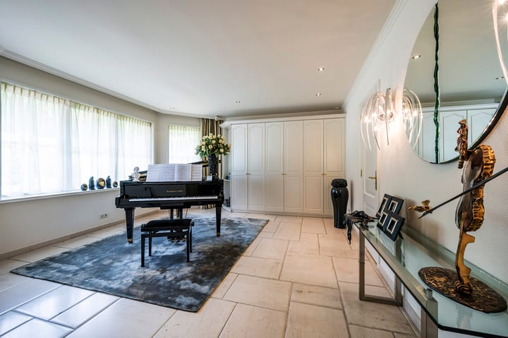 Photo 11 of Naarderstraat 89