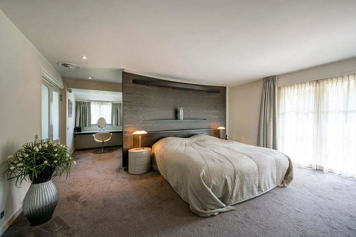 Photo 36 of Naarderstraat 89