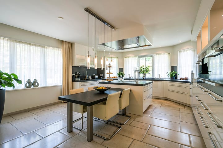 Photo 30 of Naarderstraat 89