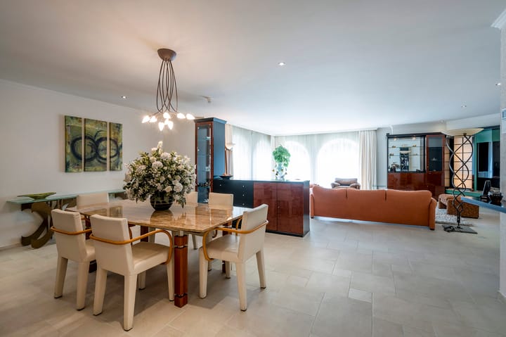 Photo 59 of Naarderstraat 89