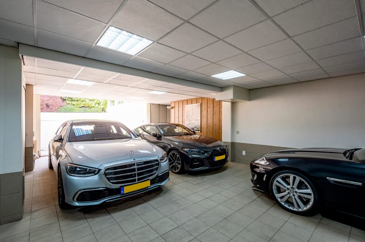 Photo 62 of Naarderstraat 89